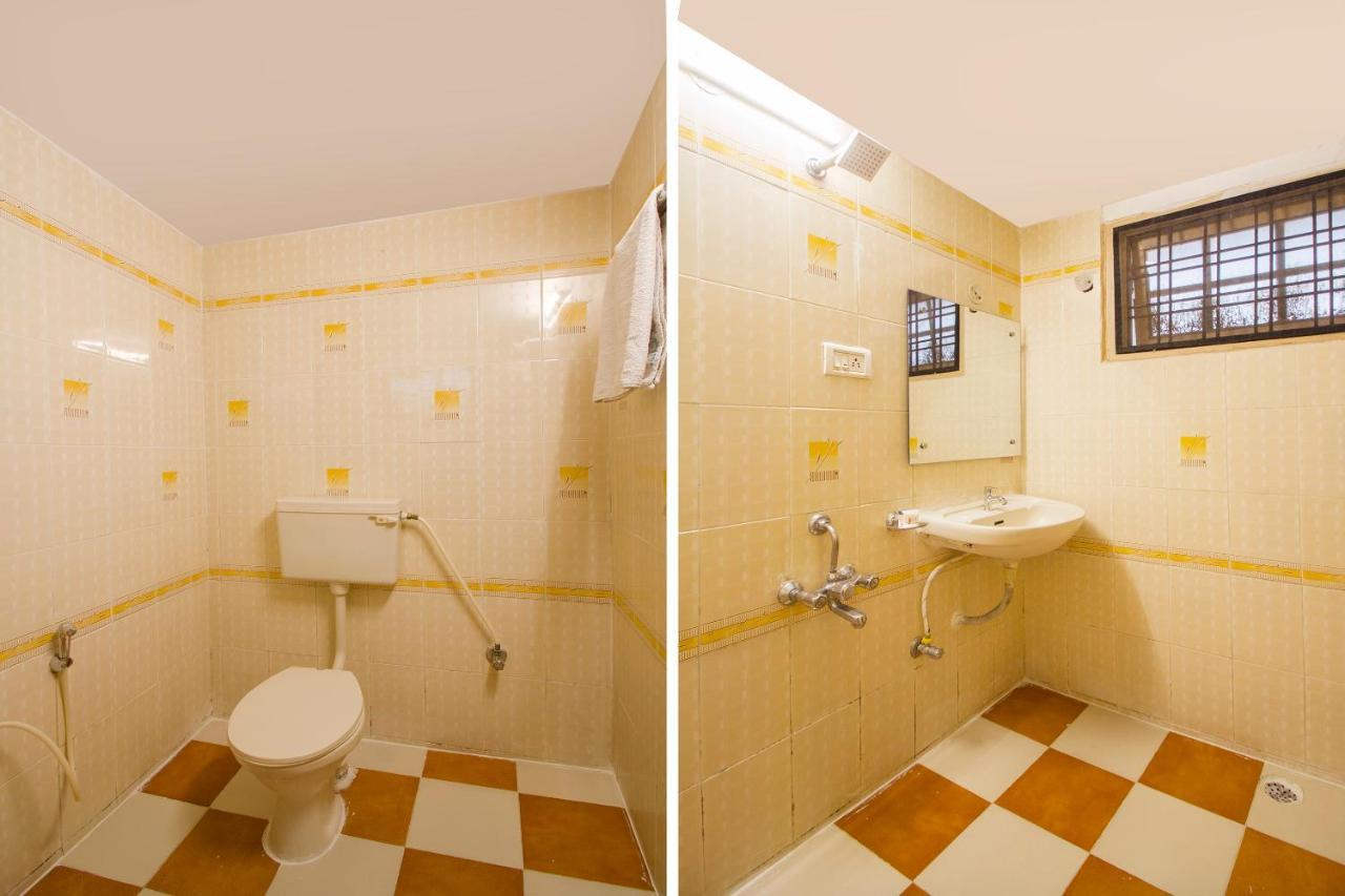 Vaccinated Staff - Oyo 11400 The Down Town Suites Haydarabad Dış mekan fotoğraf